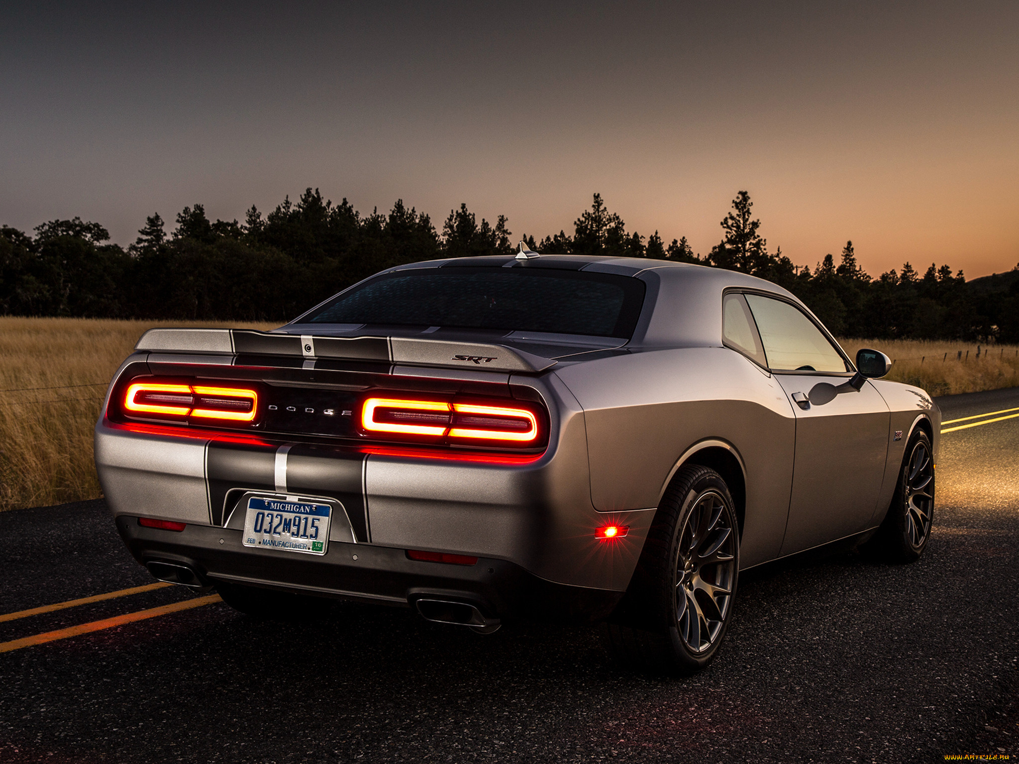 Dodge Challenger 2015 Hellcat задние фары